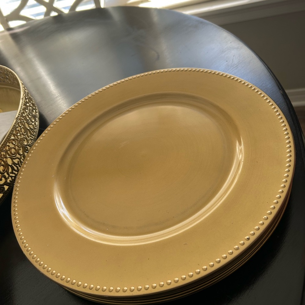 Elegant Gold Dinner chargers (12)